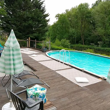 Les Glycines - La Roche - Shared Solar Heated Pool - Garden - Fenced Garden For Dogs *