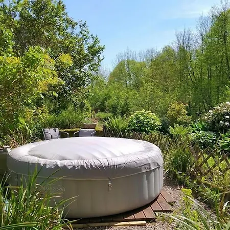 Les Glycines - La Roche - Shared Solar Heated Pool - Garden - Fenced Garden For Dogs *